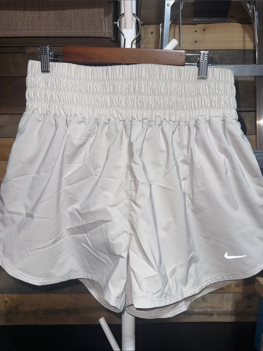 Nike Women’s Silver White Elastic-Waist Running Shorts XL